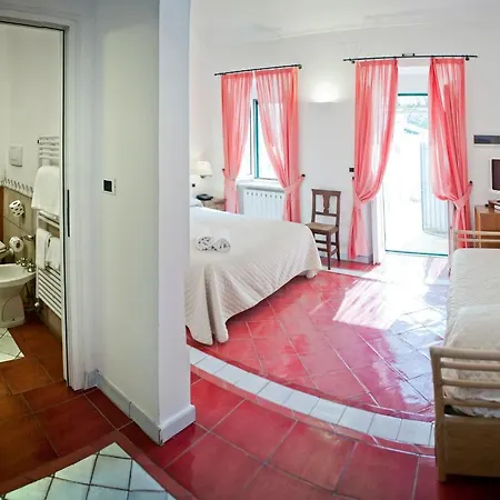 Grand Santa Domitilla Hotel 4*