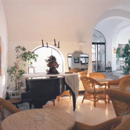 Grand Santa Domitilla