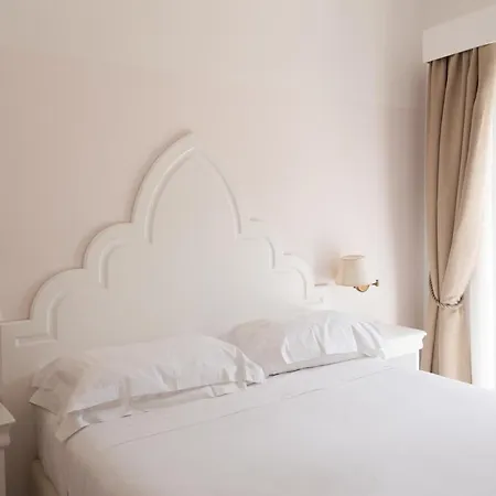 Grand Santa Domitilla فندق