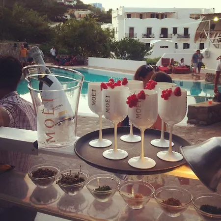 Grand Santa Domitilla فندق