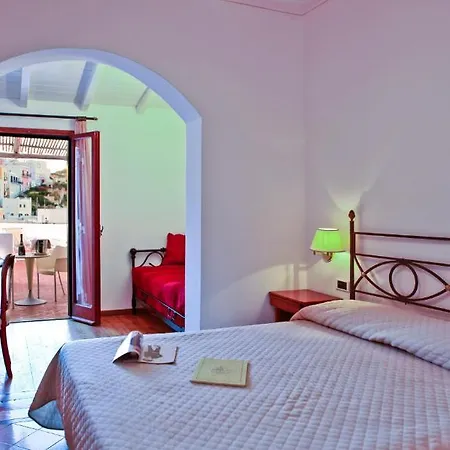 Grand Santa Domitilla 4*