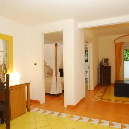 Grand Santa Domitilla 4* بونسا